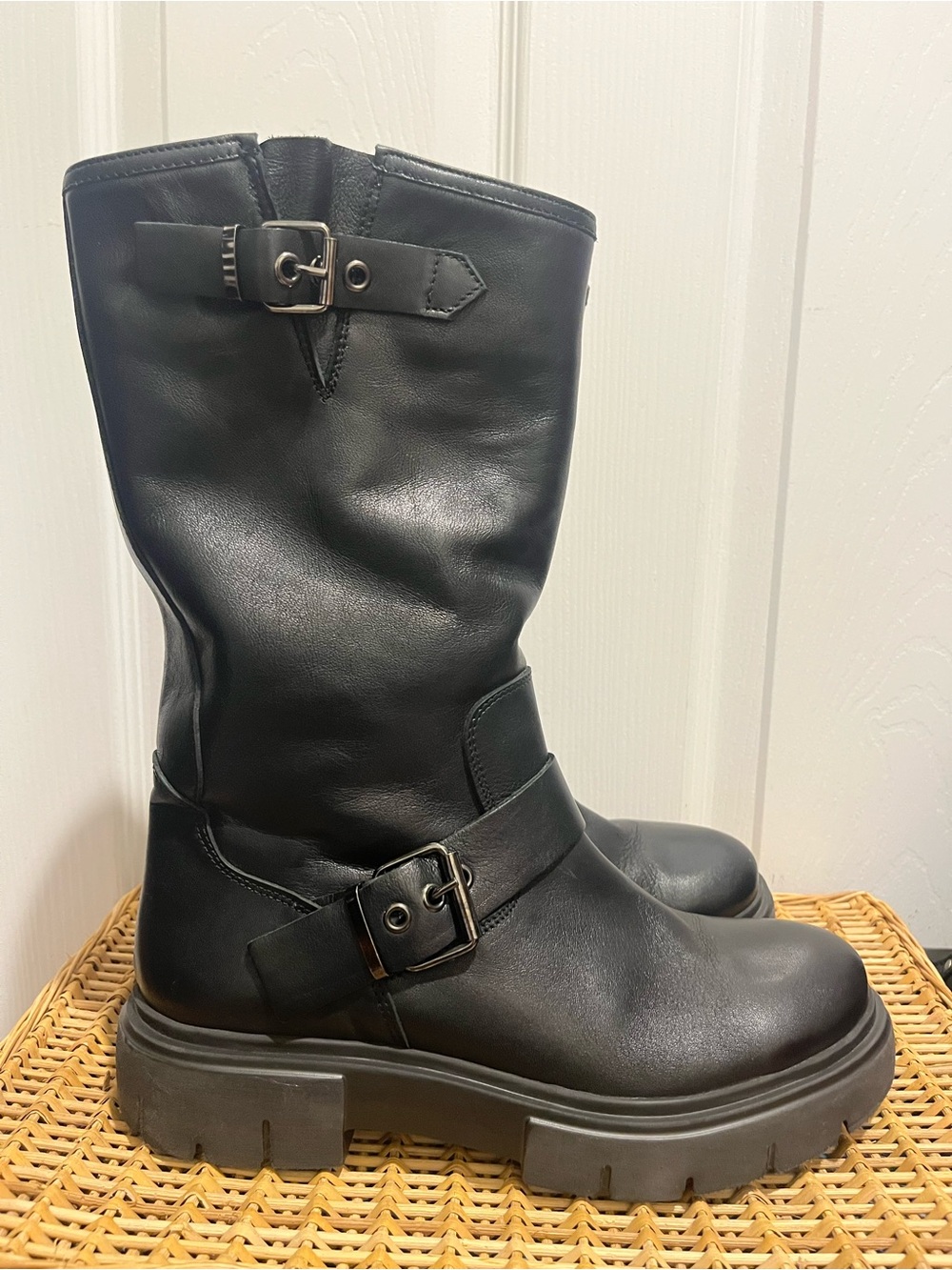 SAINT + SOFIA Leather moto boots